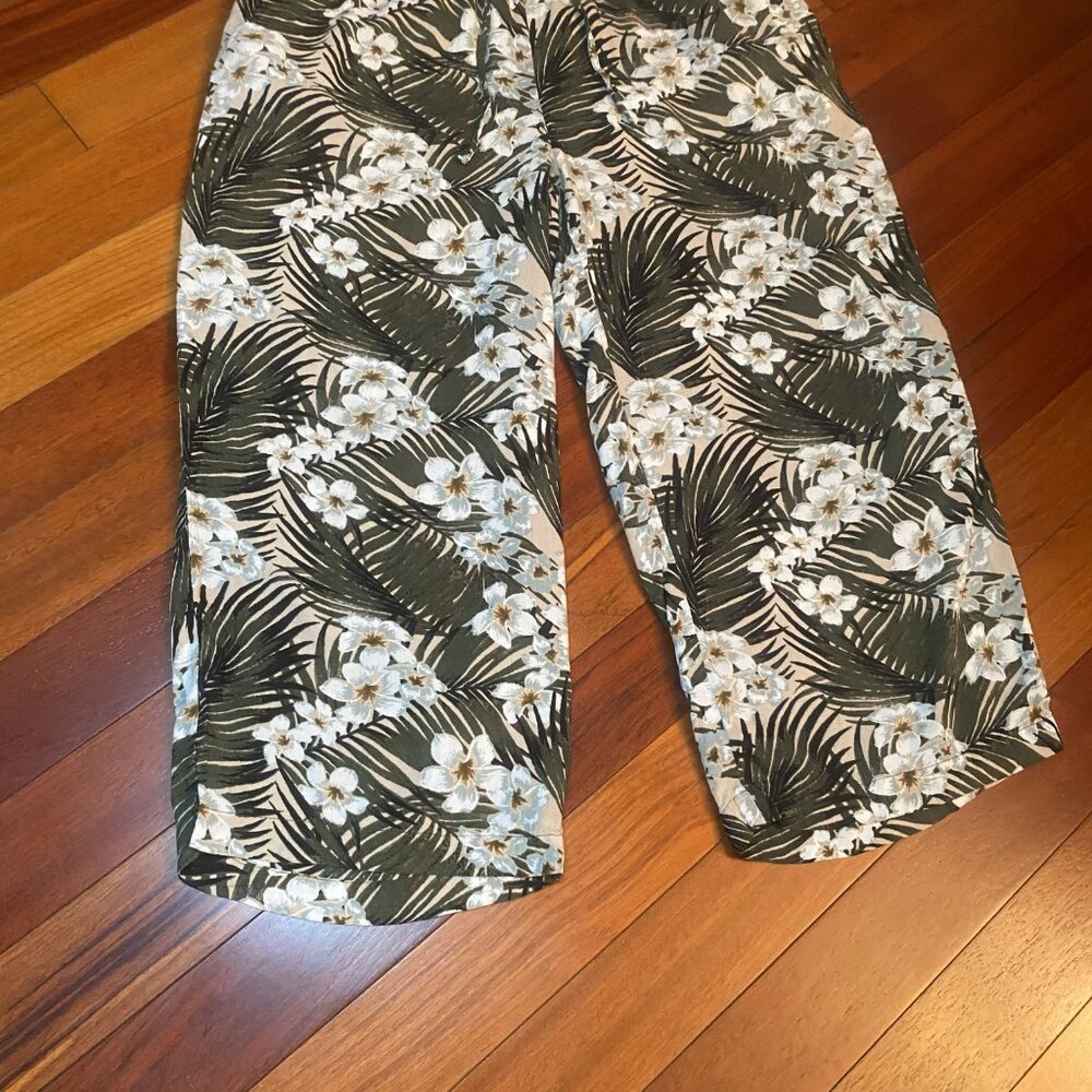 Boca Bay Tropical Capri Pants Size Medium - Picture 2 of 6